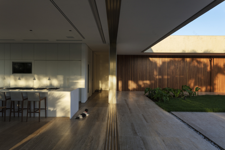 巴西 RV3 House · “城市丛林”中的宜居绿洲-17