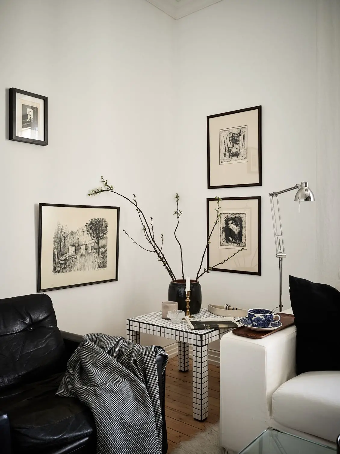 瑞典 35m2 黑白雅致工作室 | 现代而不冷淡的典范-2