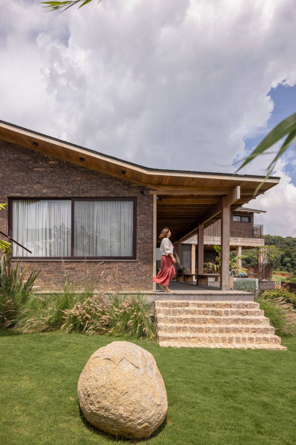 与地形融为一体充满活力的回旋镖乡村别墅设计丨IN HOUSE建筑和室内设计团队-37