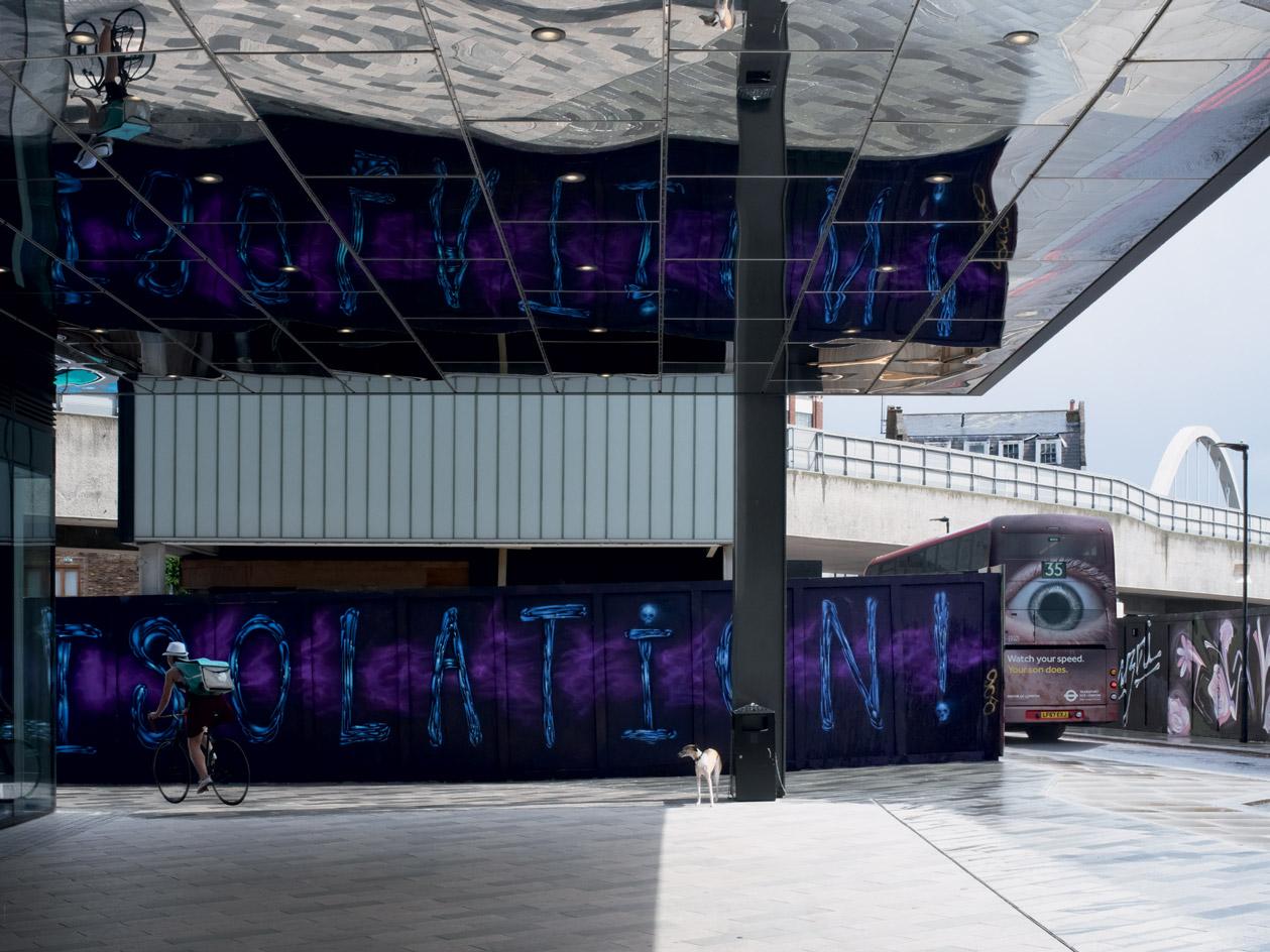 疫情下的空城 | Hannah Starkey 镜头下的伦敦-10