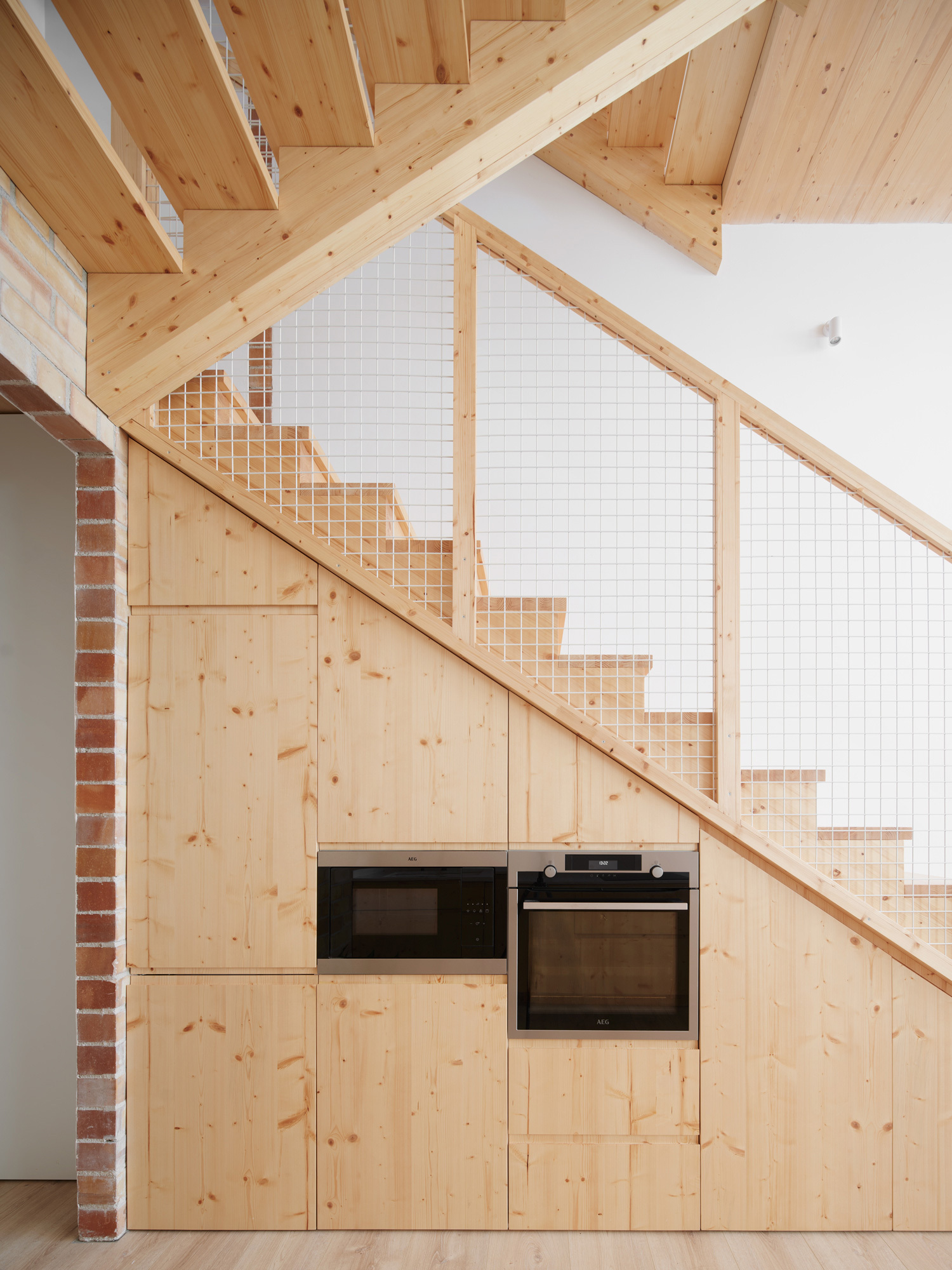 115ARI Single-Family Home Between Party Walls in Sabadell / Vallribera Noray Arquitectes-36