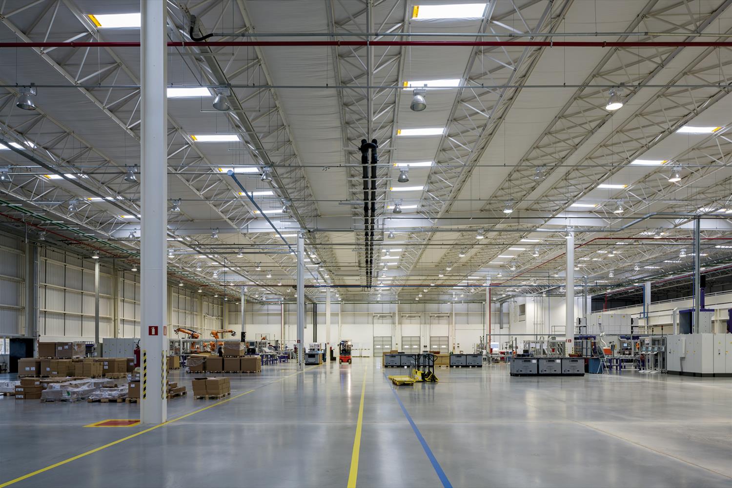 巴西 ThyssenKrupp Presta 工业园,LoebCapote 打造独特工业风格建筑-10