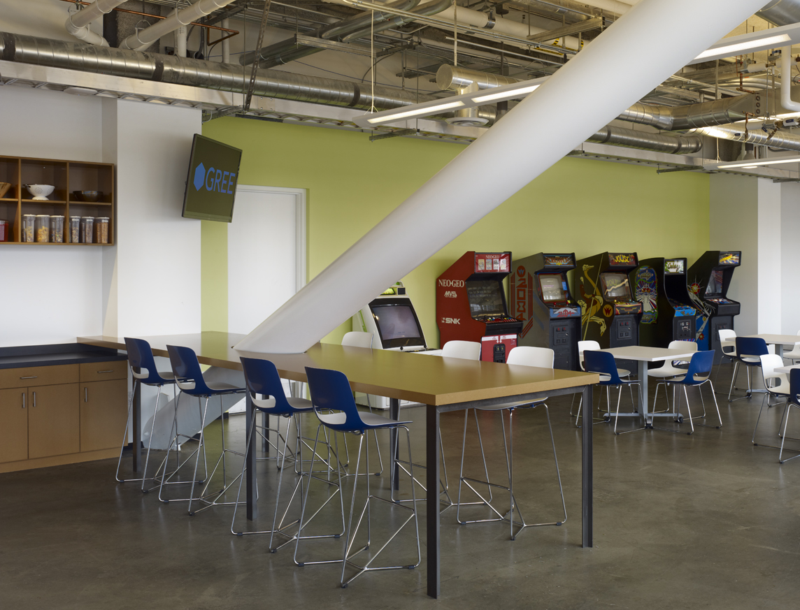 简约而富有雕塑感的日本游戏公司美国总部办公室设计-19