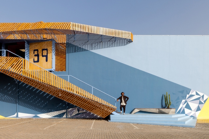 Clube 39(葡萄牙足球俱乐部集装箱建筑)-40