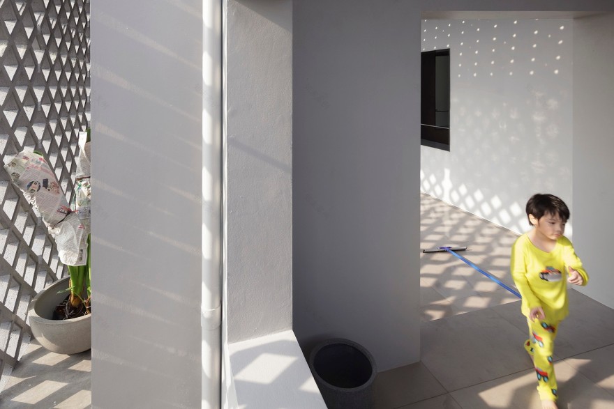 泰国镂空混凝土砖住宅-25