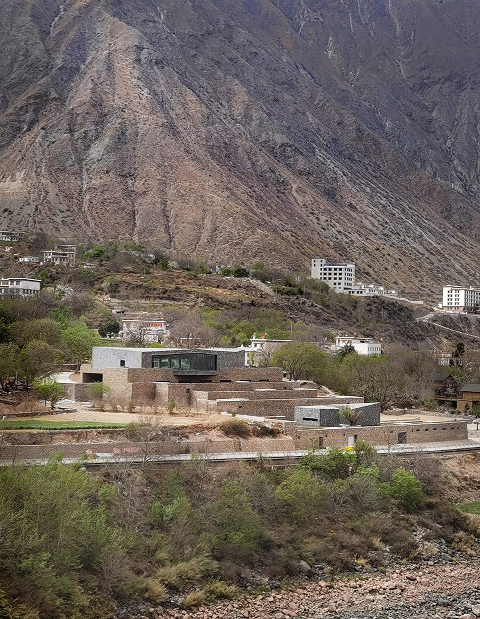 西藏曲孜卡壹捌陆伍酒庄 | 隐匿于雪山脚下的诗意酒香-9