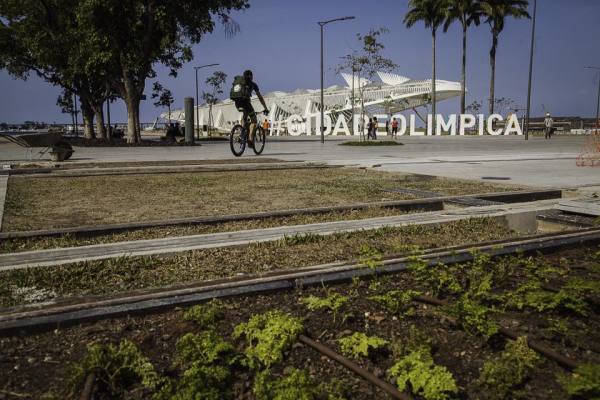 里约热内卢明日博物馆丨巴西里约热内卢丨西班牙建筑师圣地亚哥·卡拉特拉瓦-23