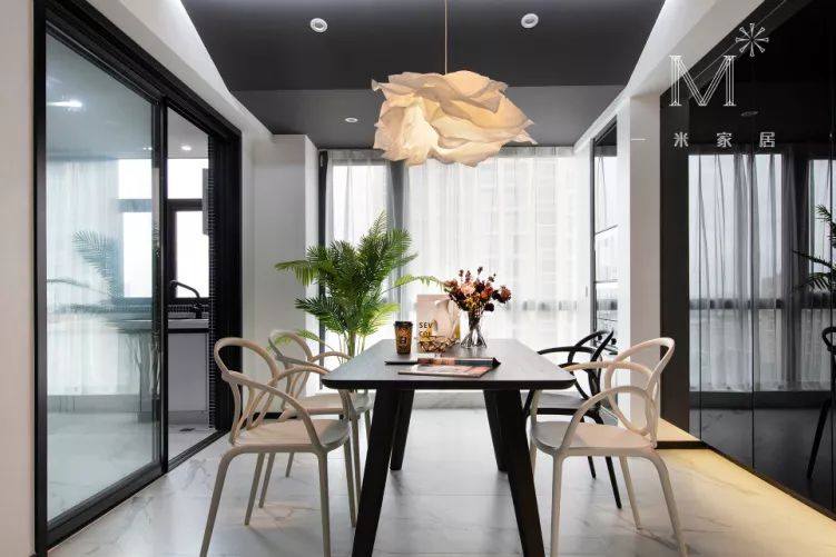 90㎡现代婚房 | “黑白灰”的纯粹浪漫-81