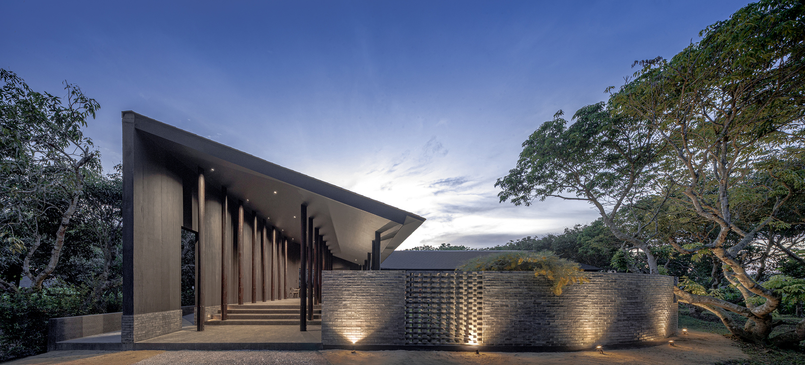 小花园里的玛达咖啡馆丨BodinChapa Architects-29