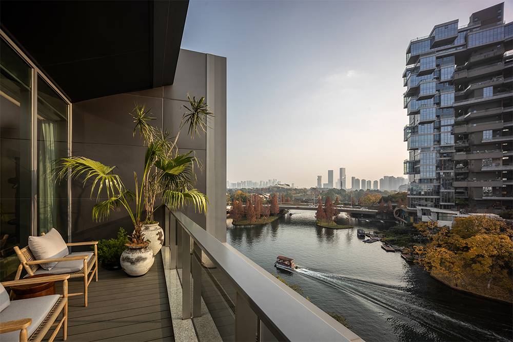 万华成都麓湖黑鉐岛上叠别墅样板间丨中国成都丨深圳市盘石室内设计有限公司,万华室内设计中心-25