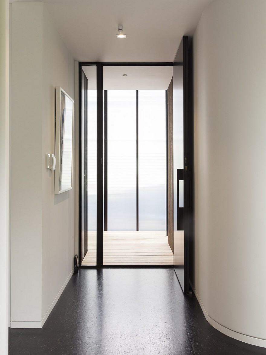 Modern Steel-Framed Home With Extensive Views Over Auckland-12