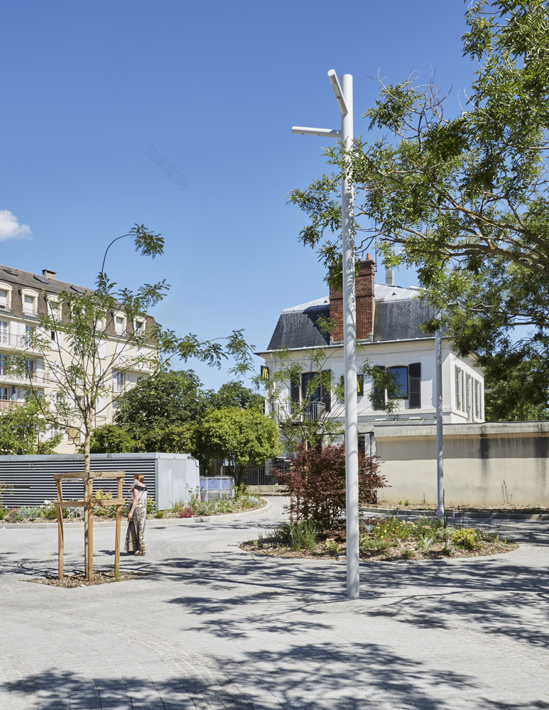 法国 Mantes-la-Jolie 市 Henri Dunant 广场改造,实现行人友好与城市融合-40