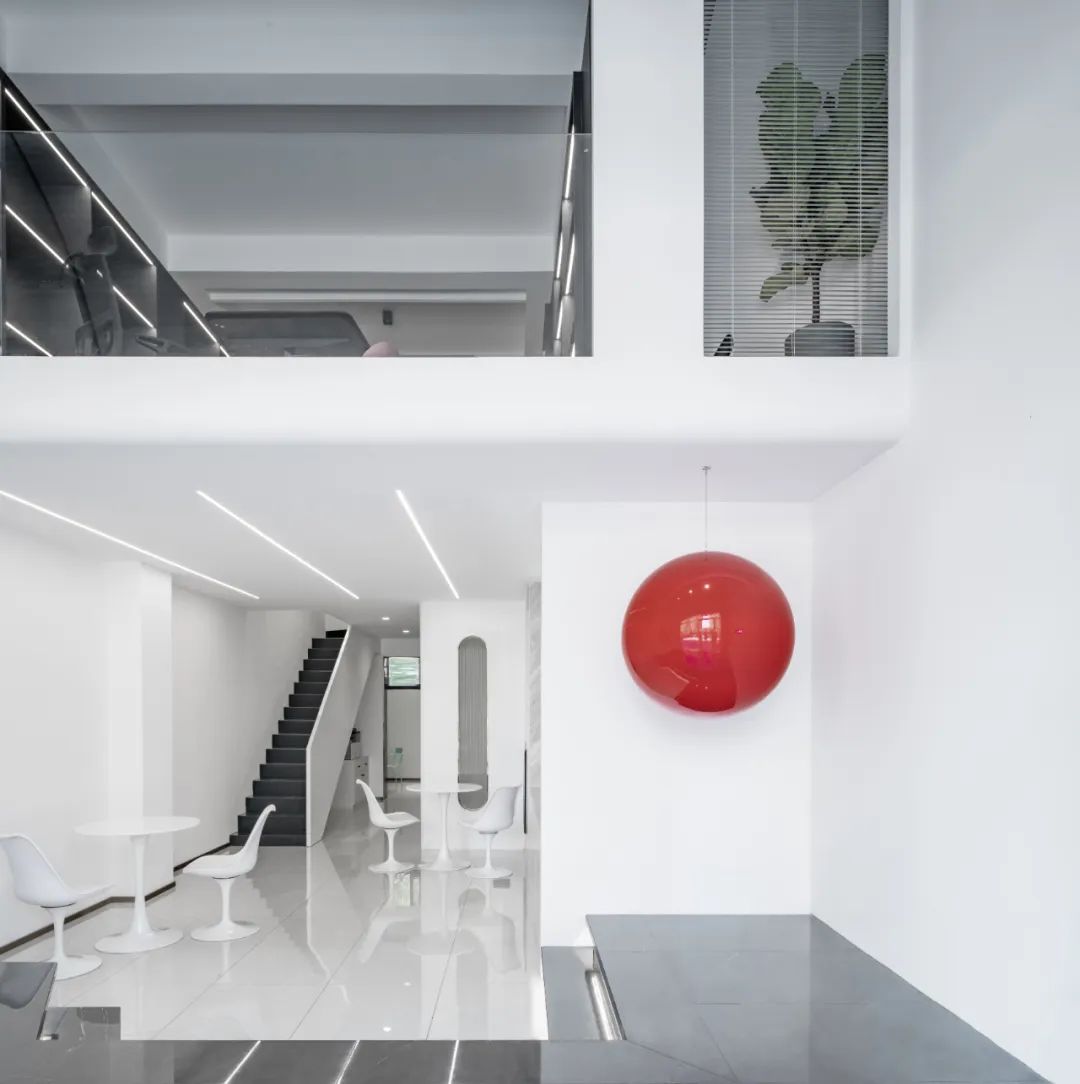 淮安观恒设计办公室 | 极简缀红,艺术空间的典范-30