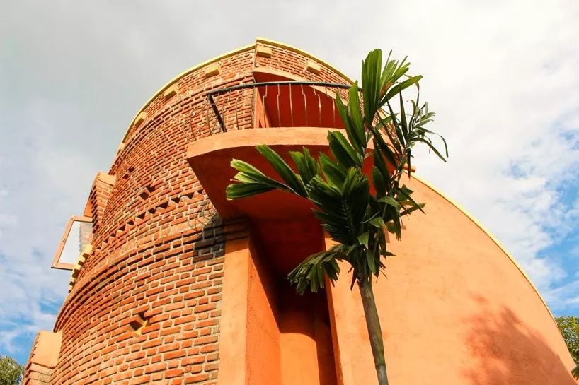 印度农场森林中的红砖城堡度假村-32