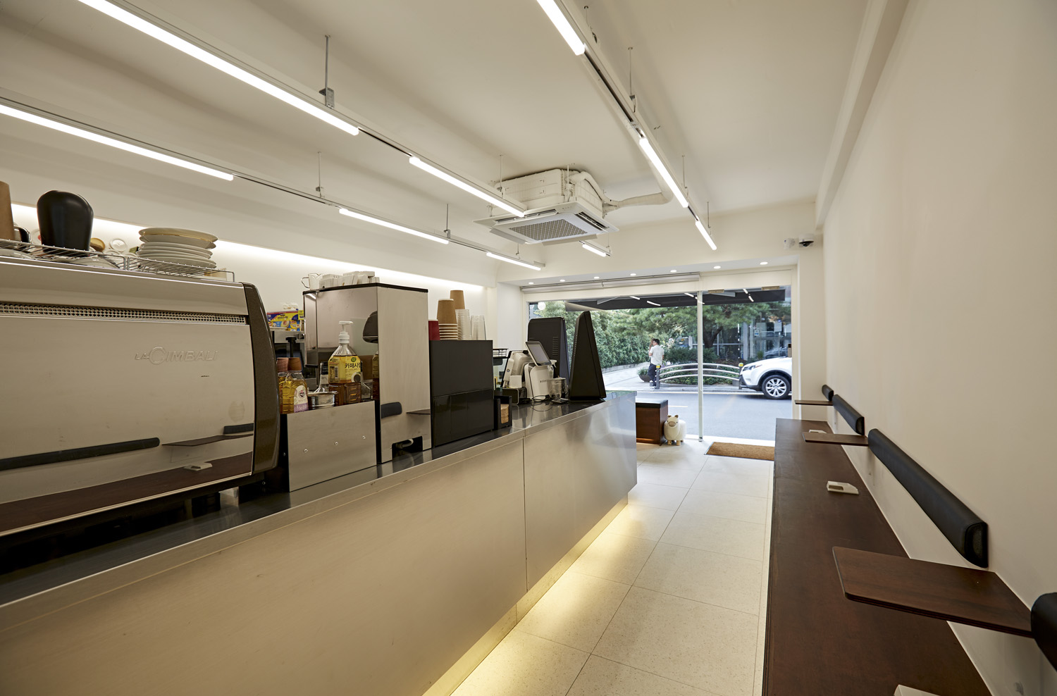 三星洞咖啡厅，15 坪极简空间设计-9