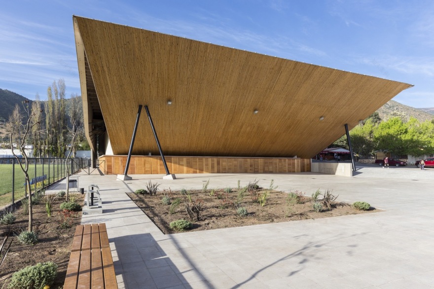 智利 Salamanca 市 9 年匠心之作 · 公共空间与体育设施的完美融合-55