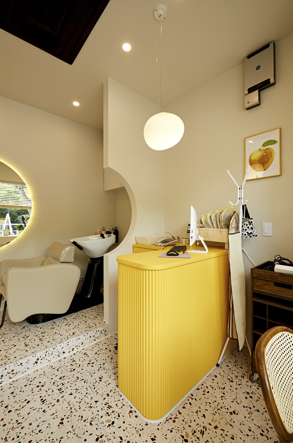 韩式小清新 6 坪美容室设计-11