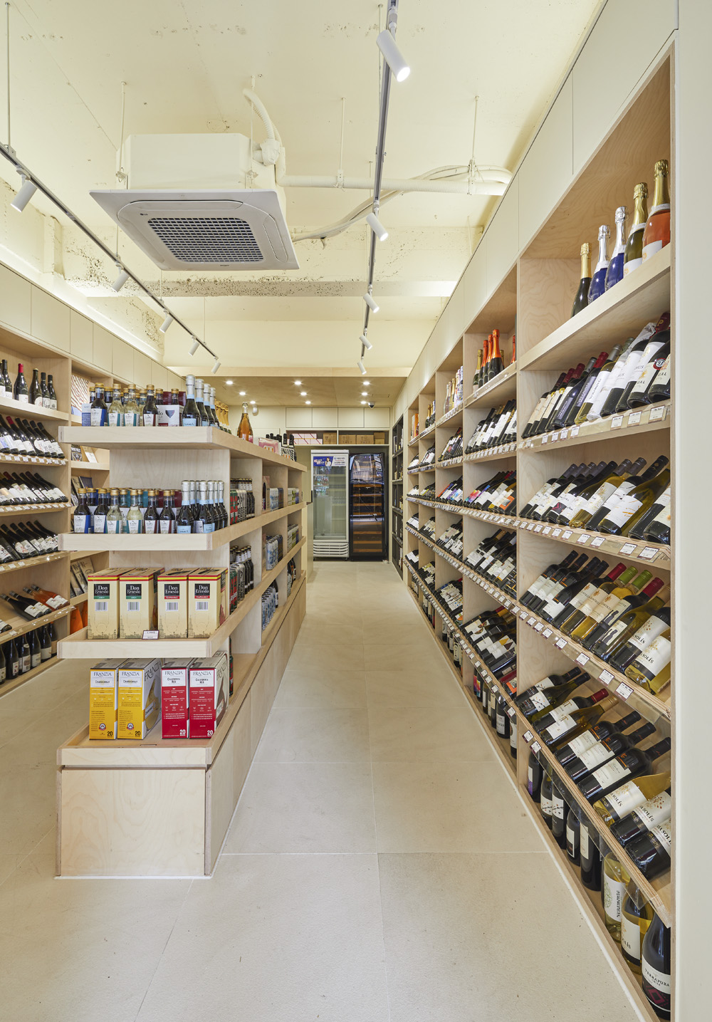 简约 16 坪葡萄酒专卖店 设计成本解析-8