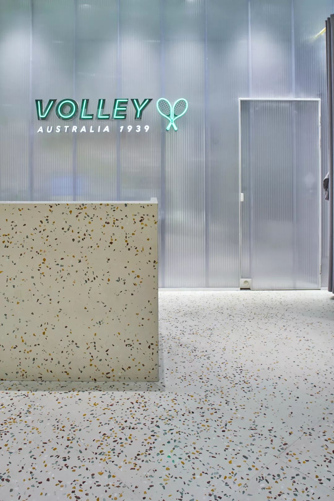 澳洲国民运动品牌 Volley 上海旗舰店，演绎“盒中之盒”的无限创意-0