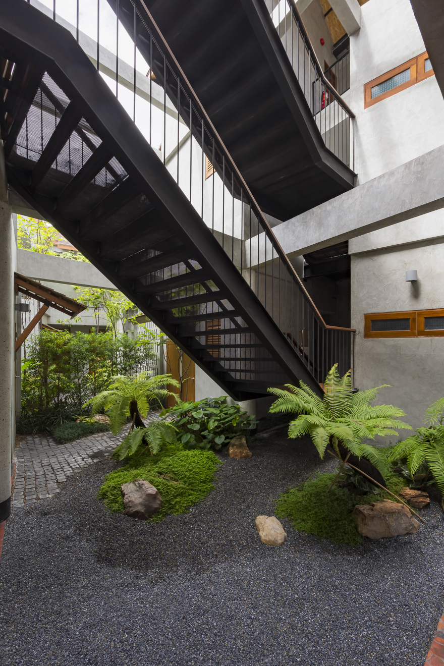Hidden Garden Hostel / Full Scale Studio-47