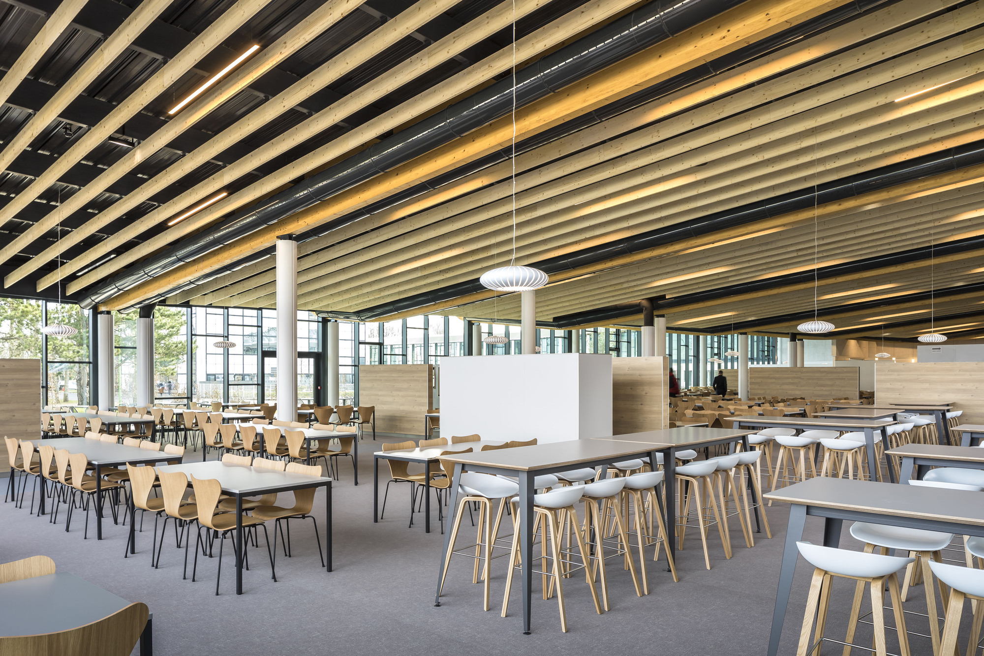 Parfums Christian Dior Company Restaurant  / Palissad Architectures-24