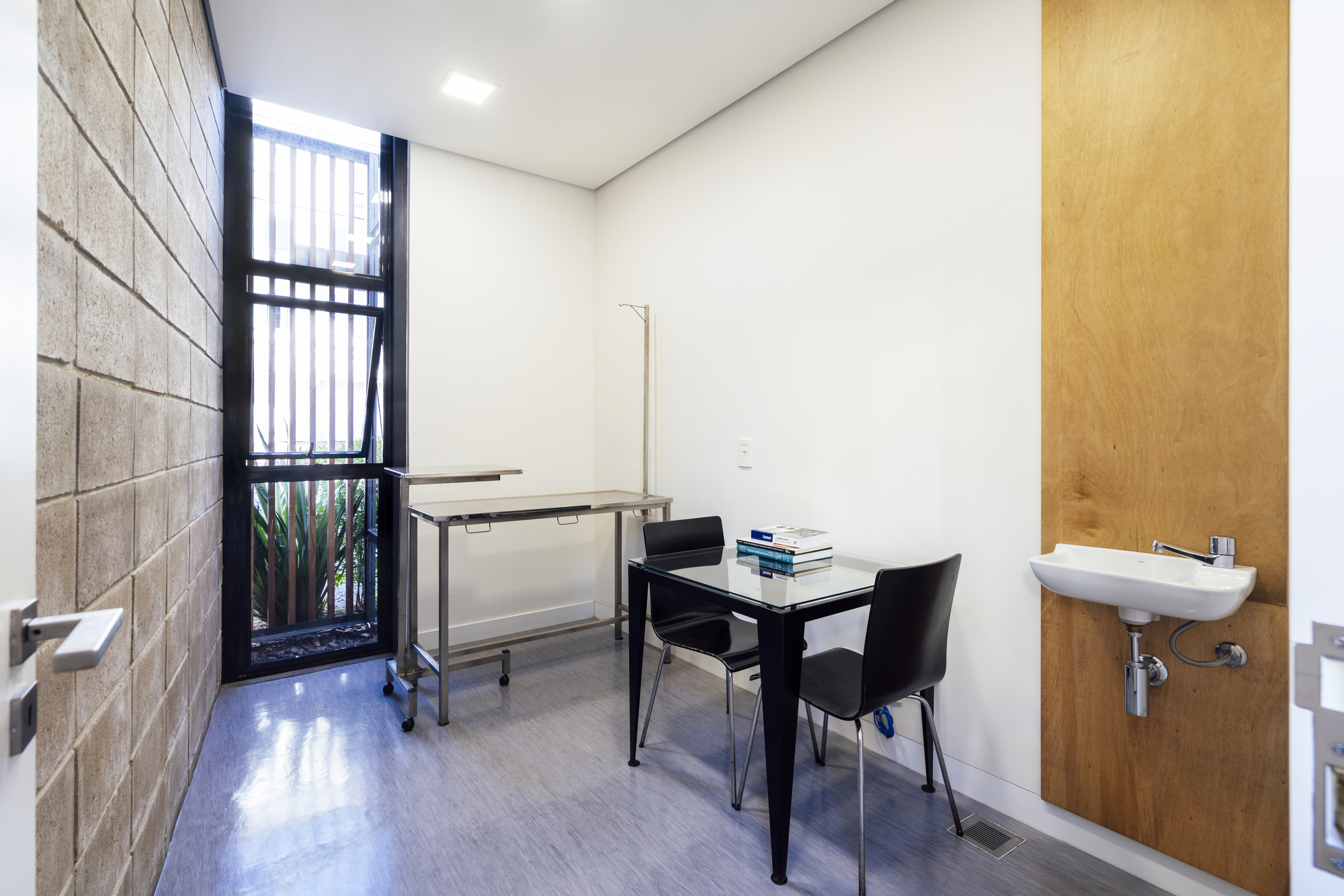 Sentidos Veterinary Clinic / OCRE arquitetura-36