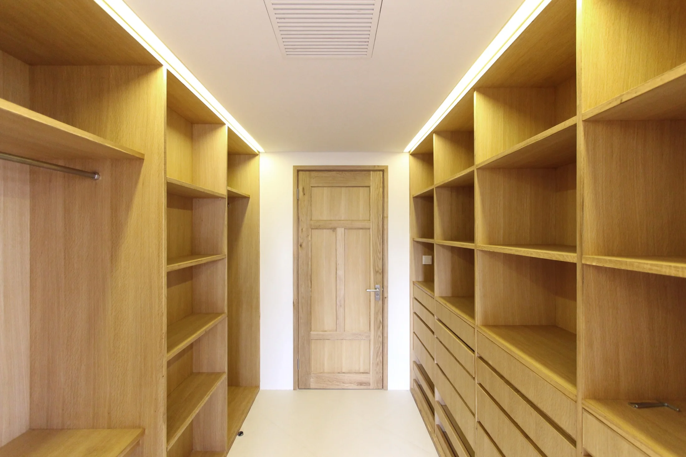 建国LOFT（注：Loft一般保留英文，建国若有特定含义，需根据实际情况调整） 丨中国上海-29