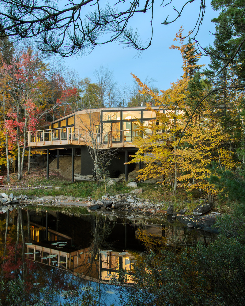 加拿大湖边“吻线”豪宅-21