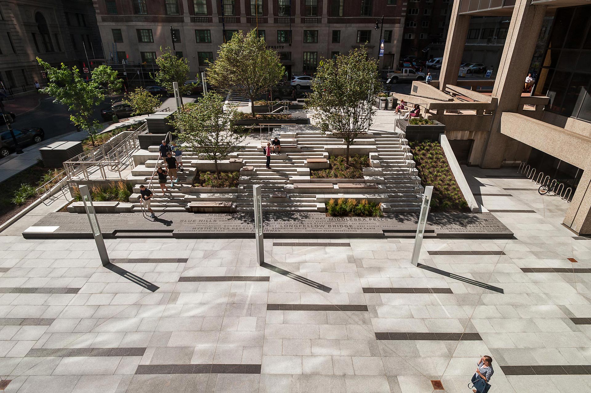 萨福克大学 Roemer Plaza-10