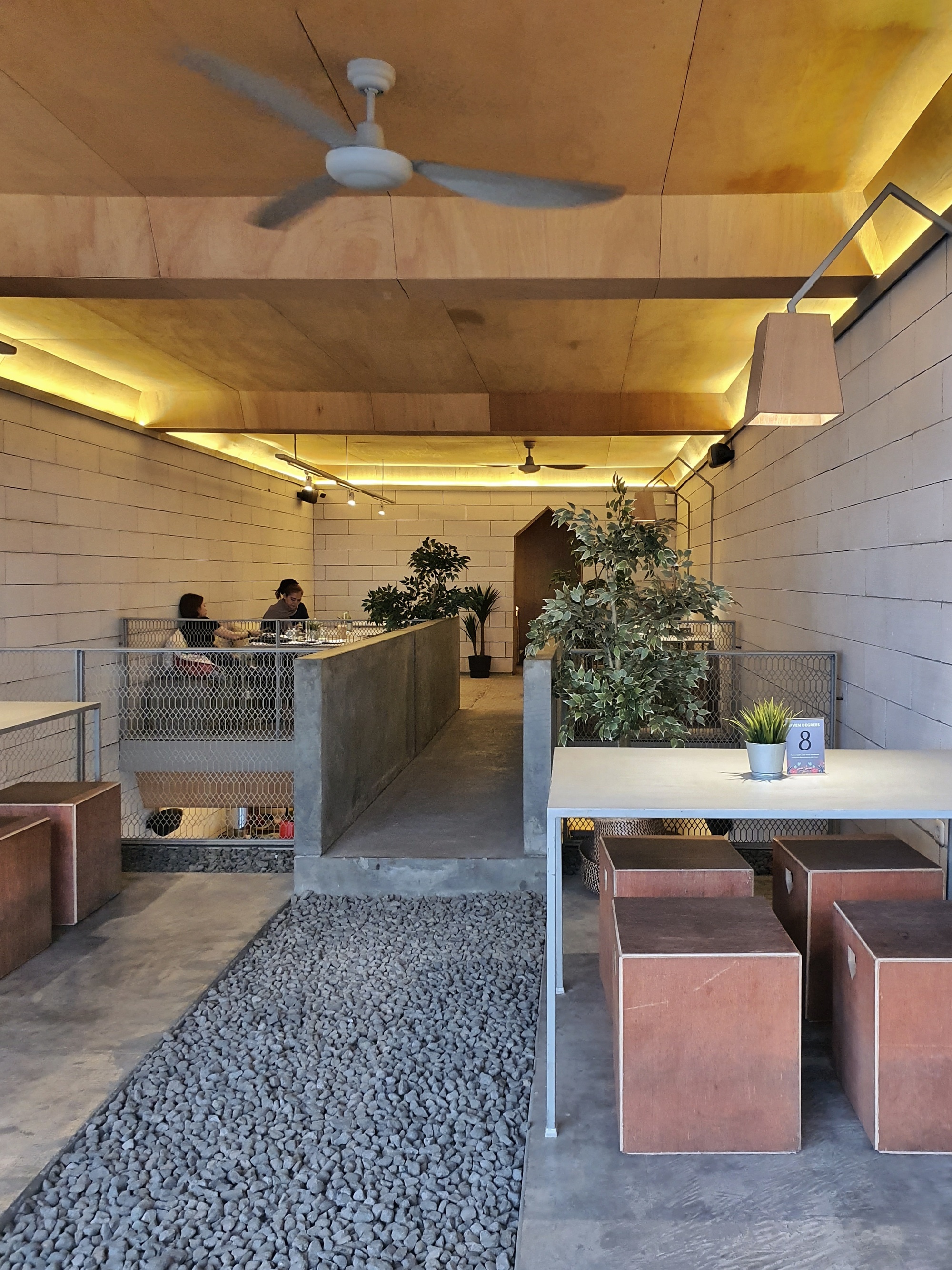 Seven Degrees Restaurant / Kursimerah Studio-32