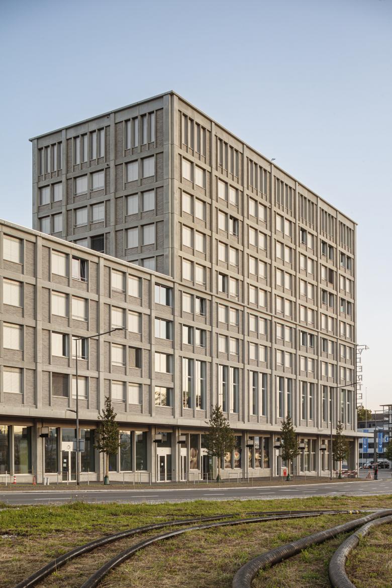 埃门塞塔尔广场四分之一丨瑞士丨Lussi+Partner-4