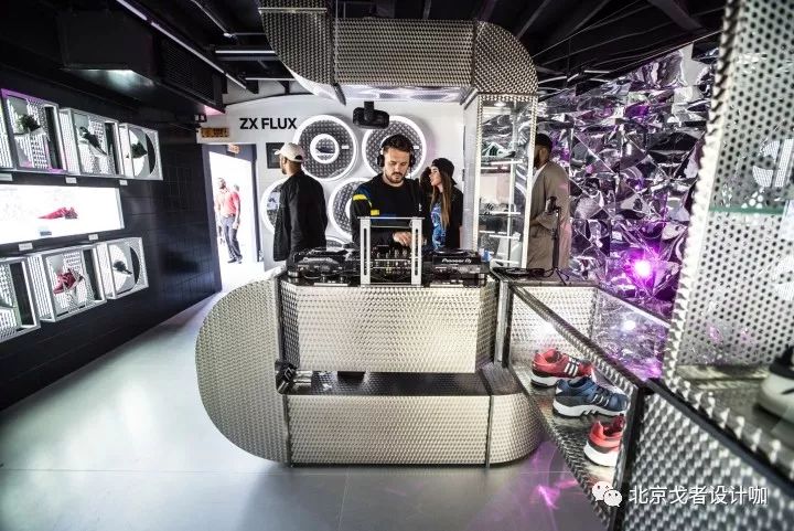 阿迪达斯“未来房屋 dxb” | 几何结构与城市景观的完美融合-15