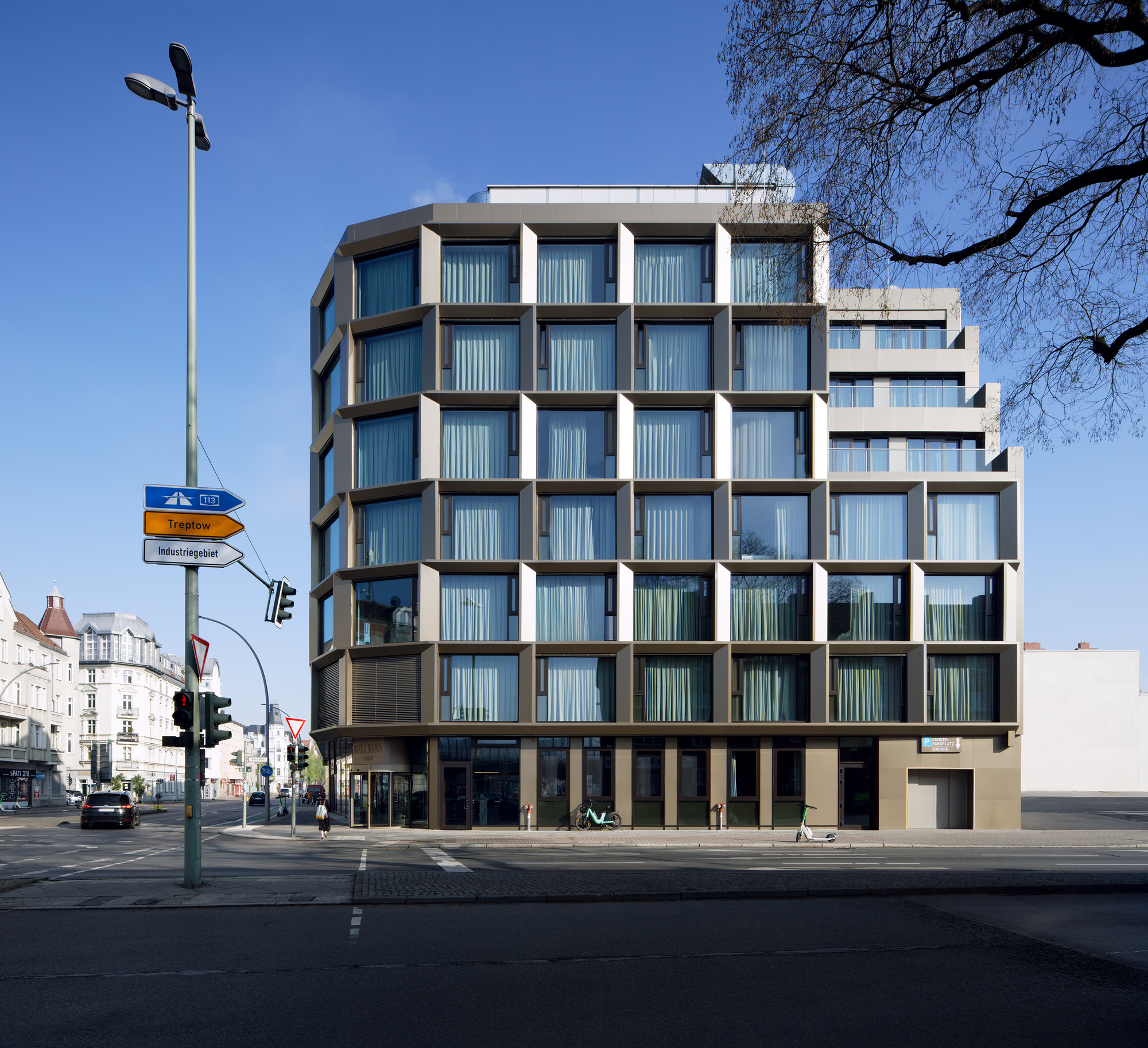 柏林新克尔恩区酒店行李员丨德国柏林丨Tchoban Voss Architekten,MONAPORT-24