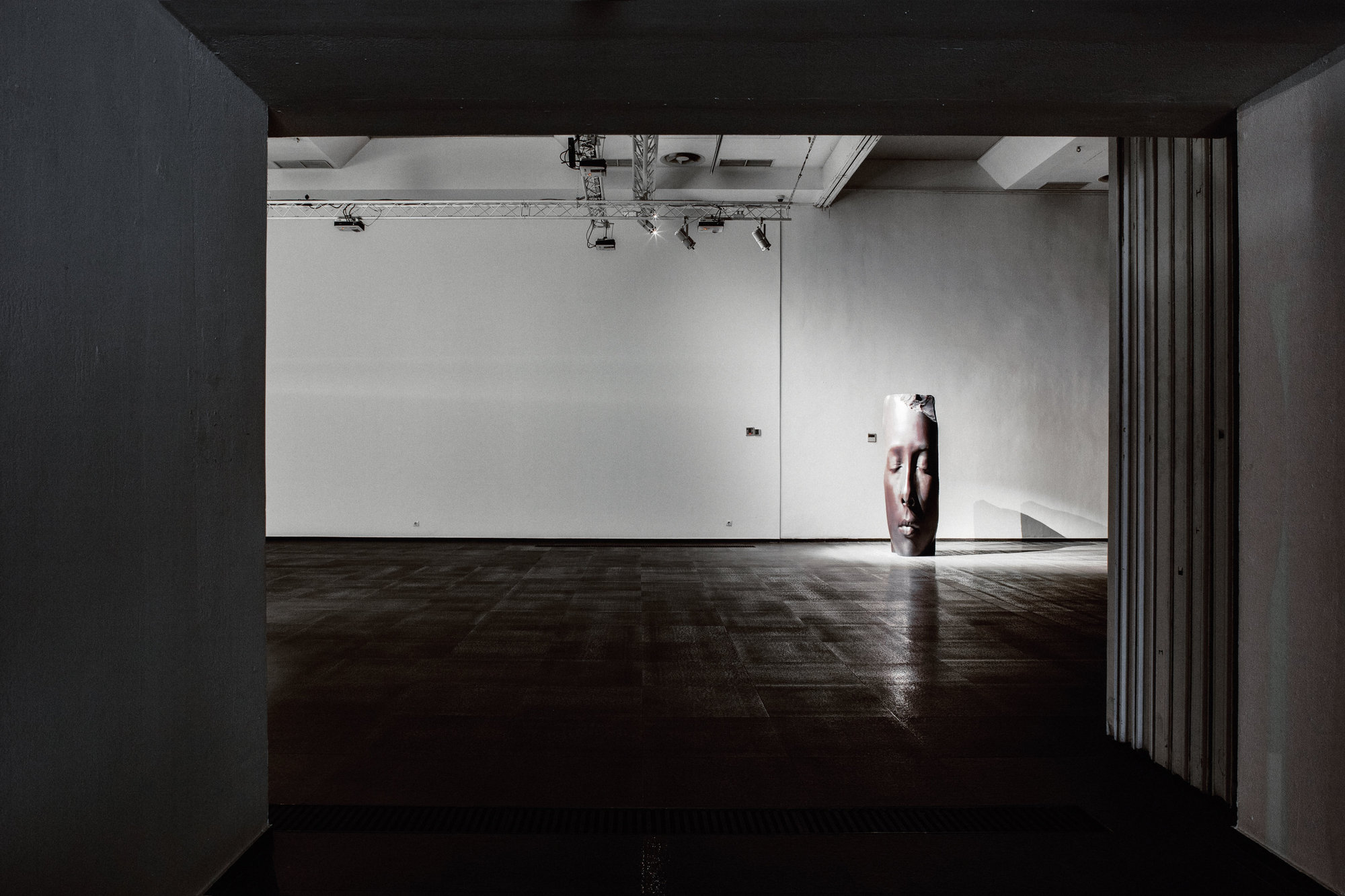 乌克兰 M17 当代艺术中心,现代设计与传统元素的完美融合-3