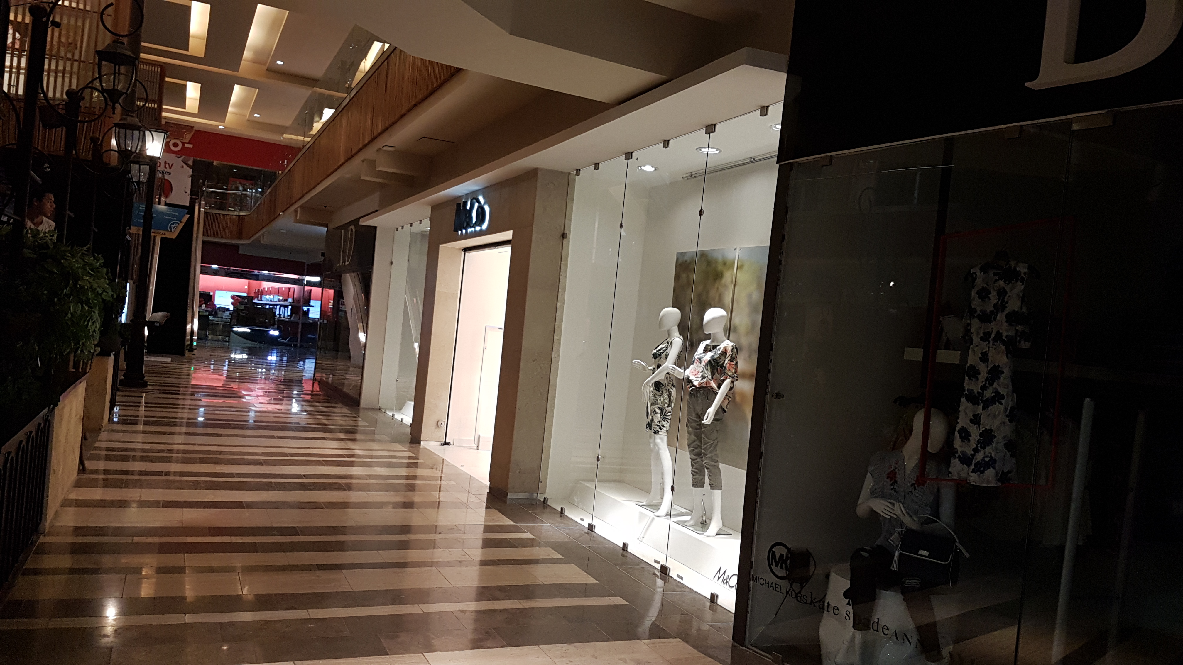 Guatemala M&Co 购物商场-7