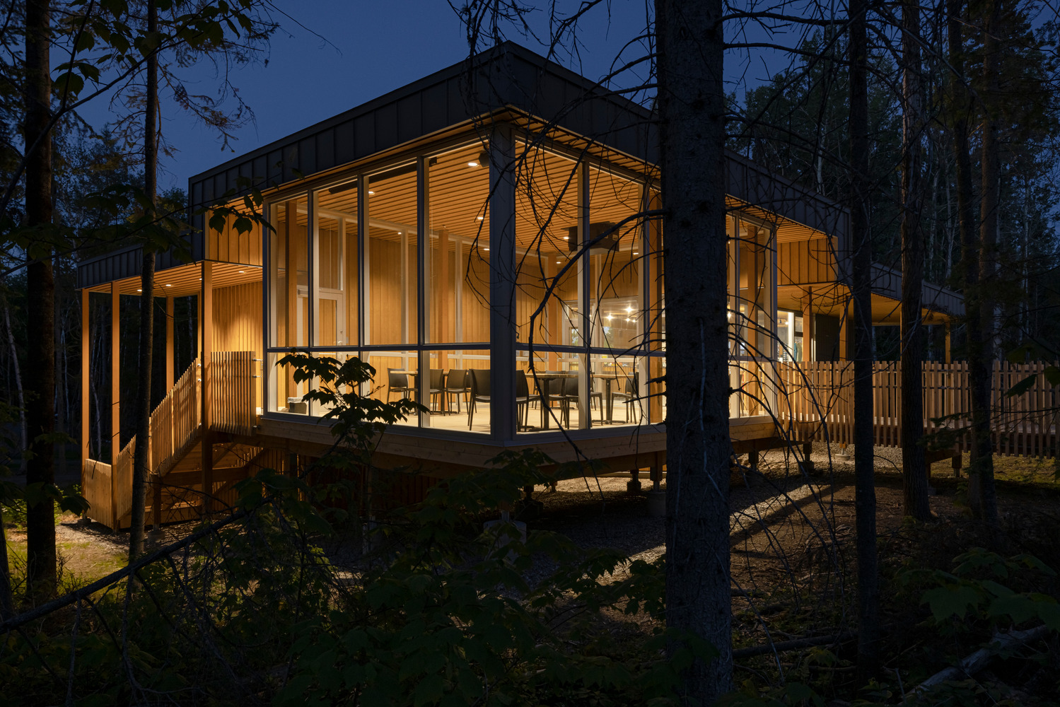 2022 年全新 CampdeTouage 服务中心-14