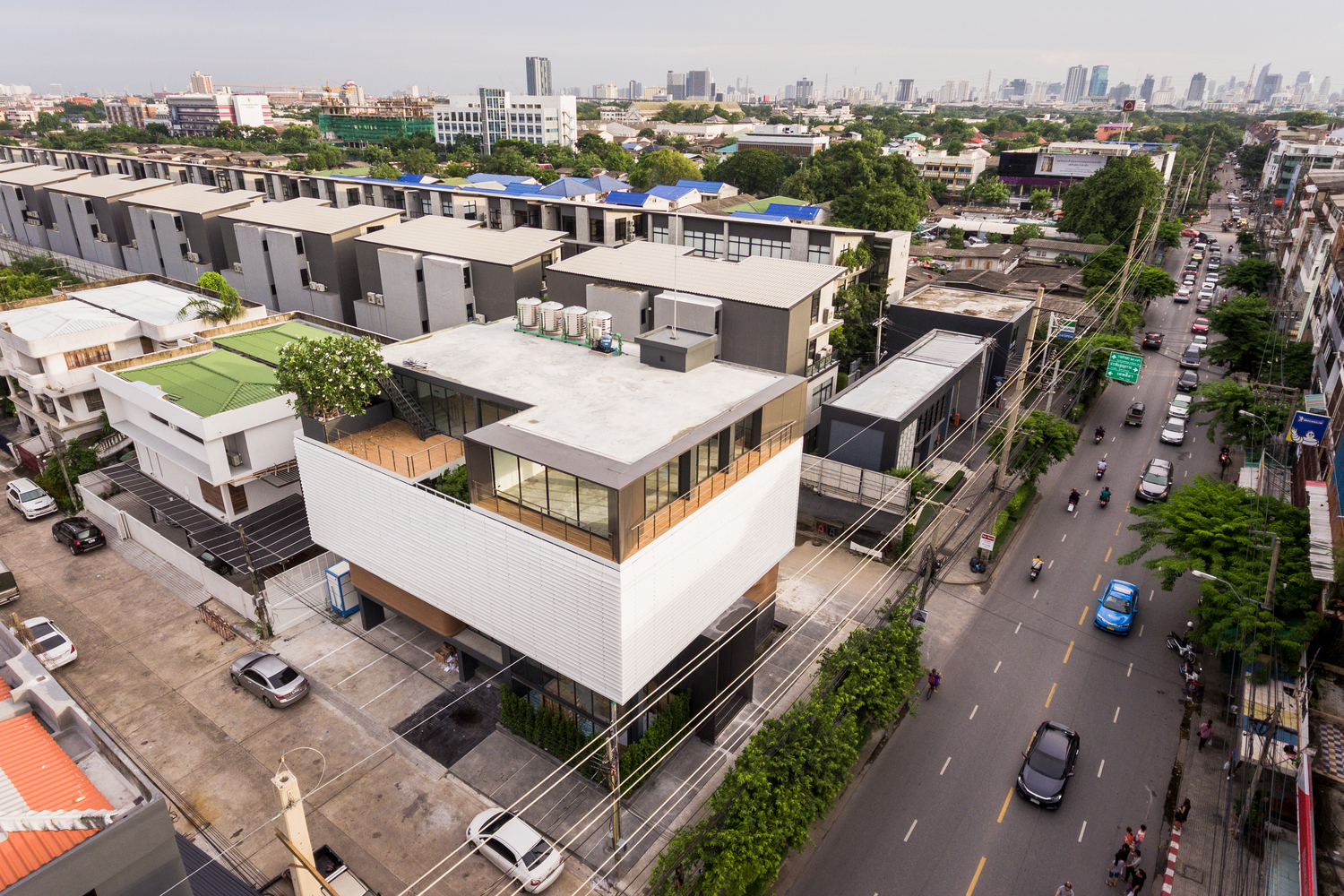 曼谷社区新地标·赛车主人办公室-18