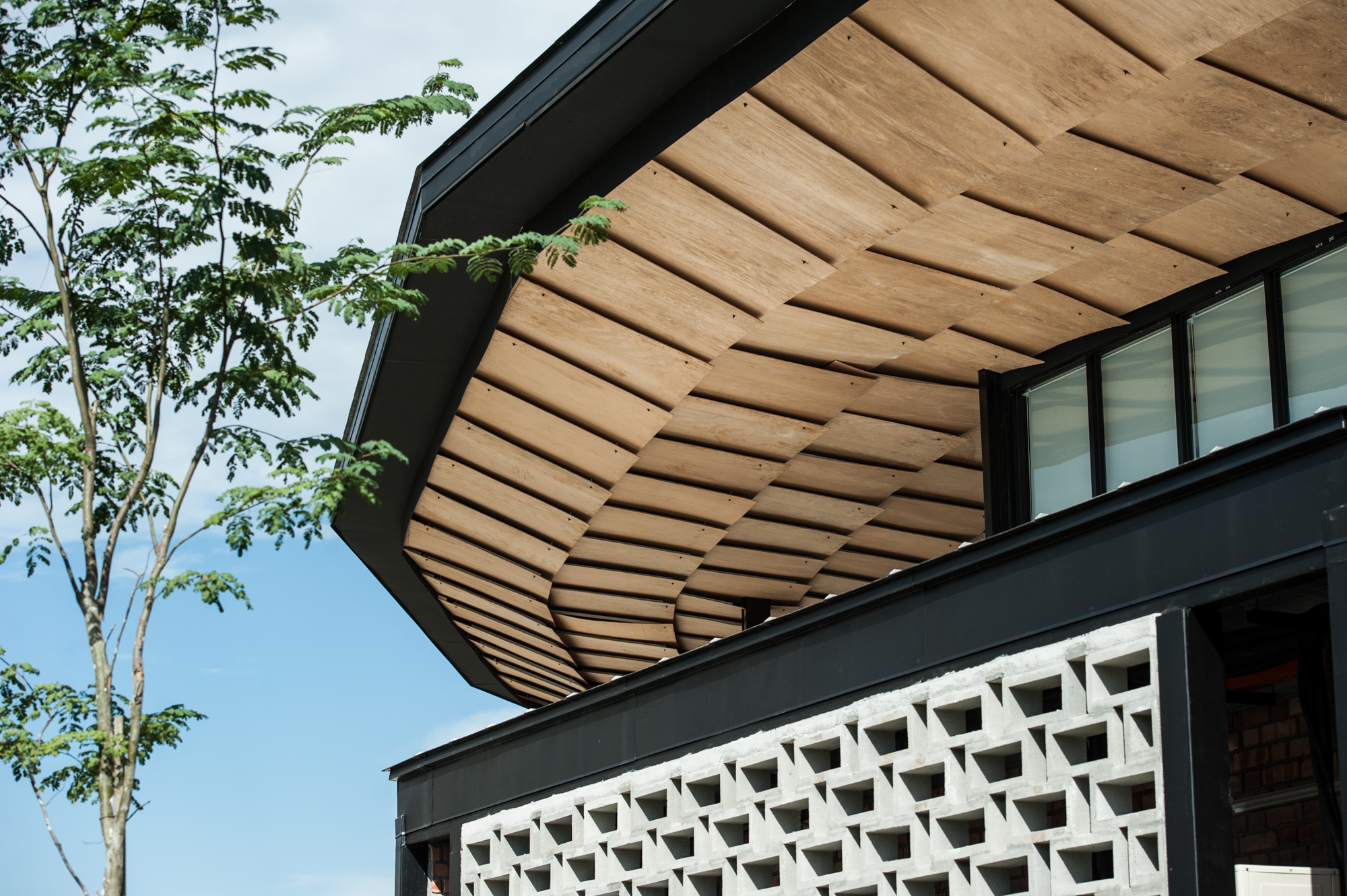 环形画廊设计,营造公共艺术空间-34