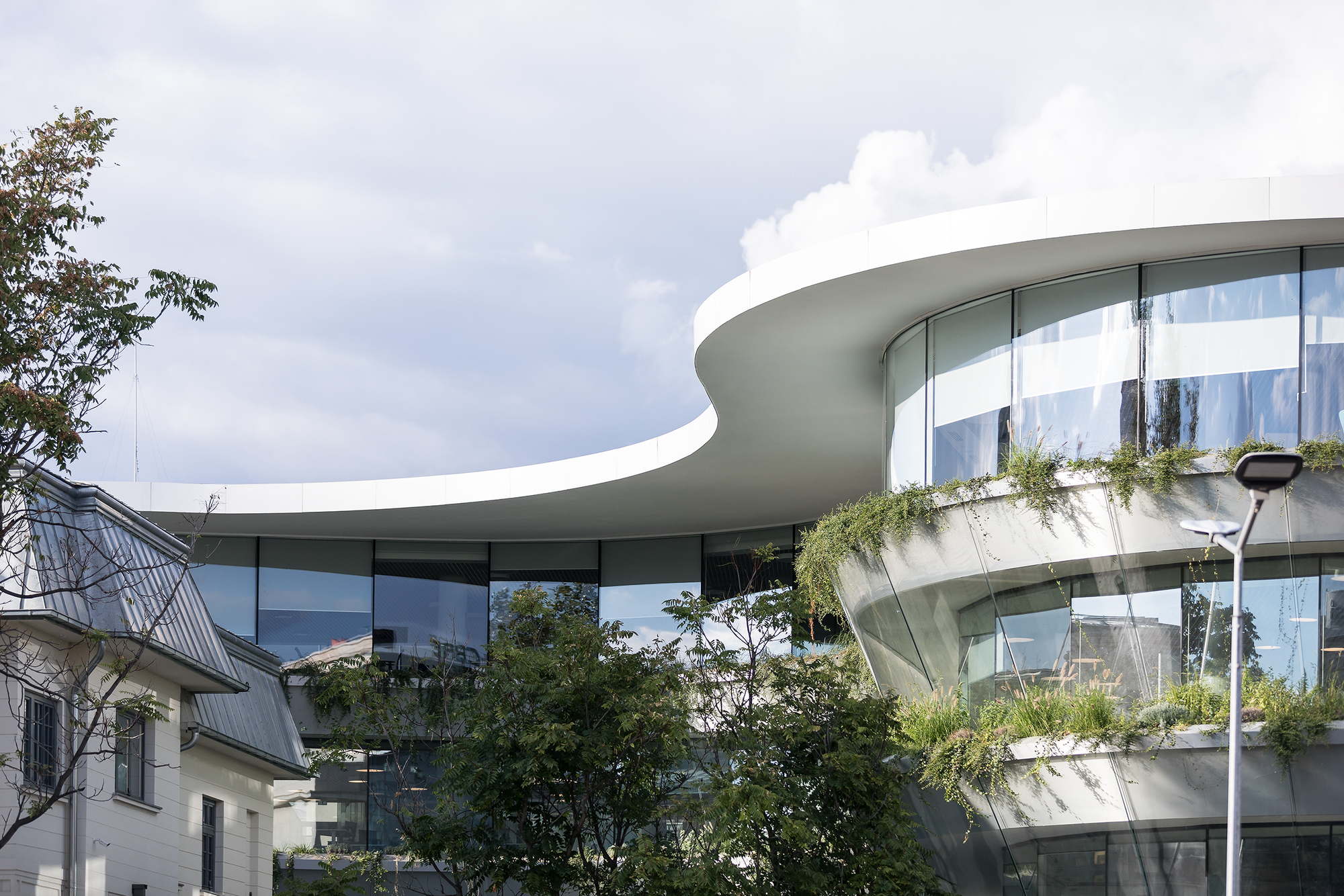 融合历史与现代的罗马尼亚 Oromolu 别墅室内设计-11