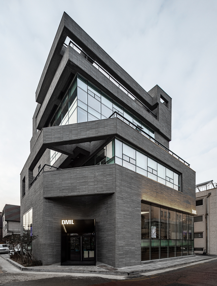 韩国 DMIL Office Lounge · 黑白简约的新媒体空间丨韩国首尔丨Plainoddity-22