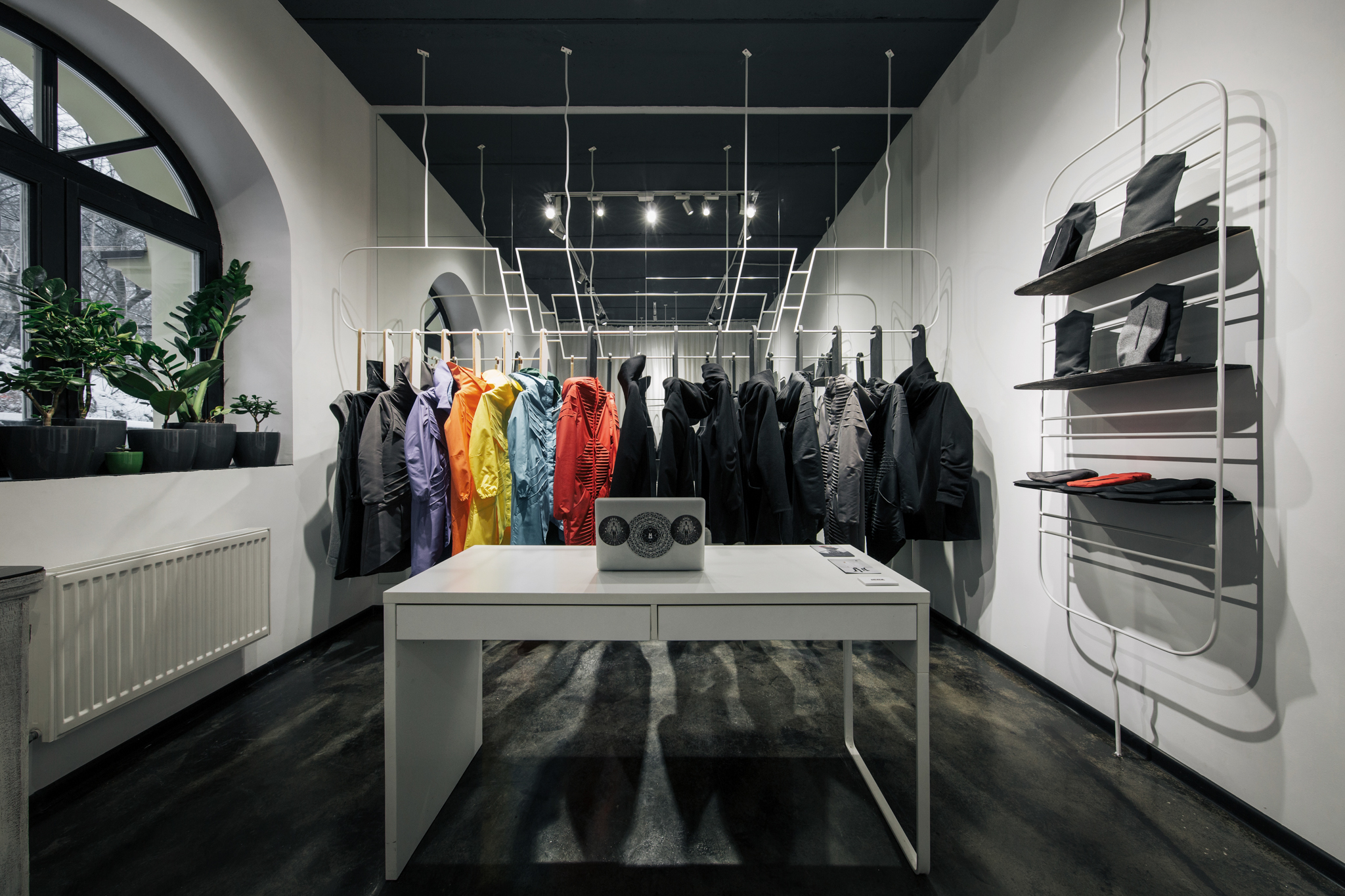 马特维耶夫精品服装展示厅丨西班牙丨西班牙 TABOORET 设计工作室-8