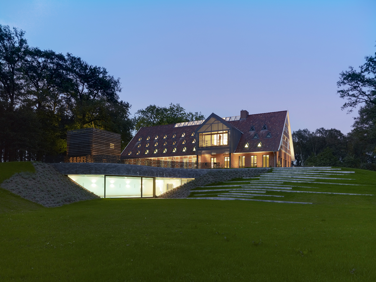 德国 Visbek 乡村别墅 | 历史与现代的优雅融合-0