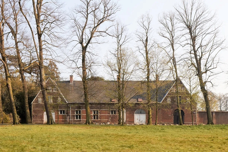 Wilrijk历史四方农舍改造为工作室-9