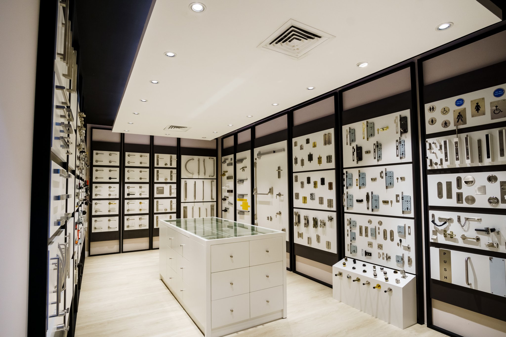 迪拜最大建筑五金展厅 Designsmith 和 EuroArt 联手打造-4