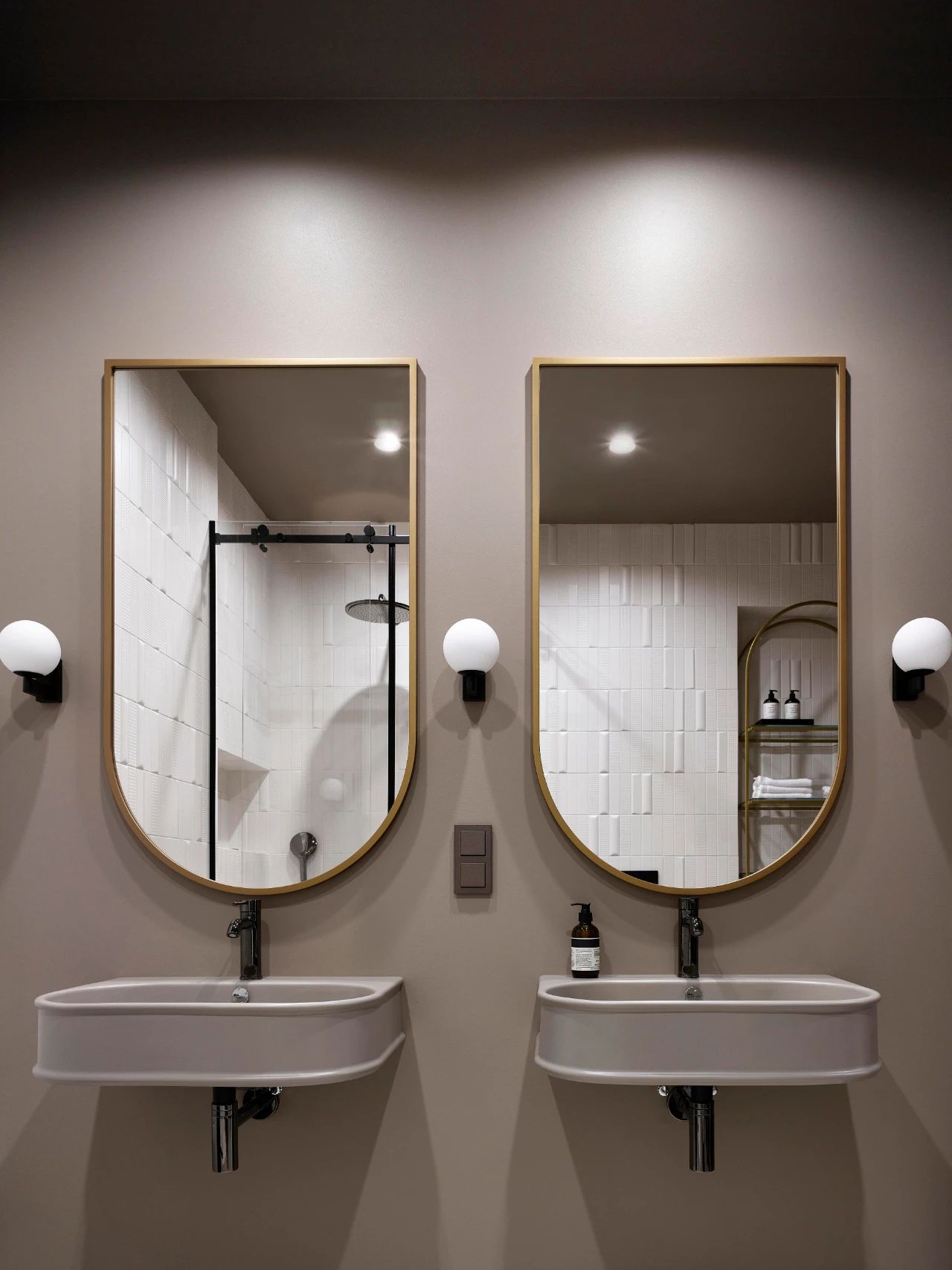 平静雅致的室内设计丨Elena Frantova-27