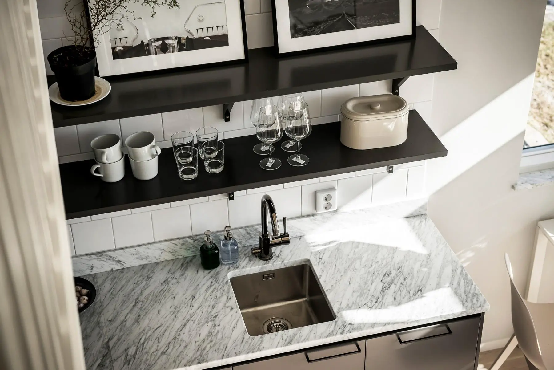 21 平米迷你屋设计，小空间大利用-11