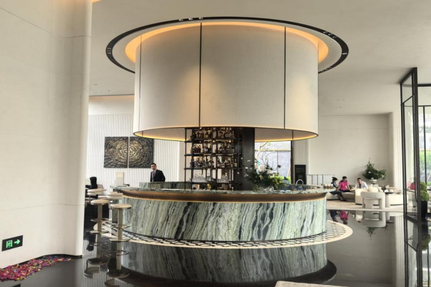重庆礼嘉项目销售中心:以工匠精神赋能商业空间-13