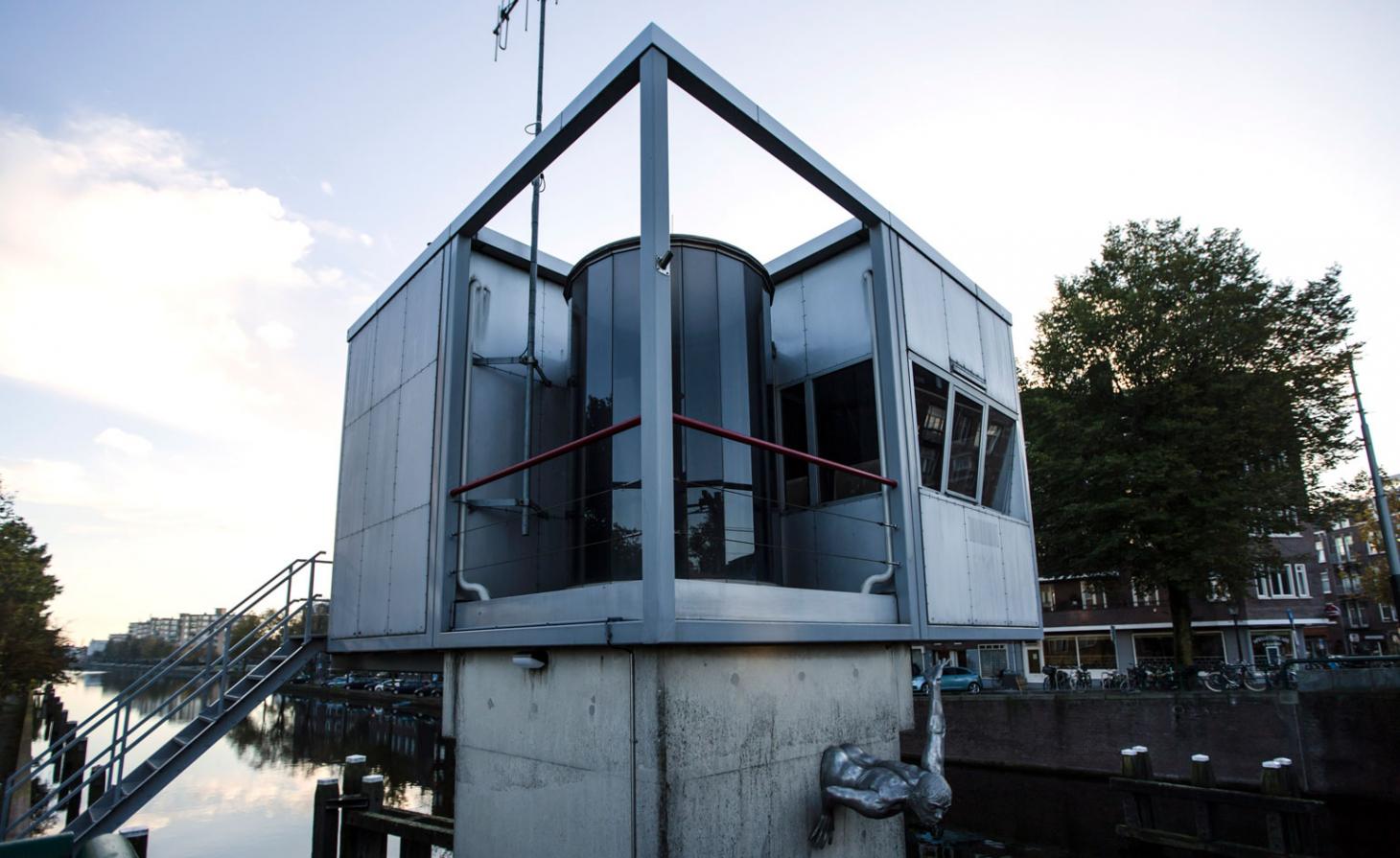 amsterdams bridges transformed into hotel rooms sweets hotel 2018-9