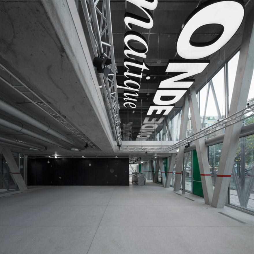 柏林 taz 新总部大楼 | 灵活办公空间,致敬经典结构-13