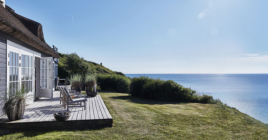 丹麦海边的传统茅草屋-15